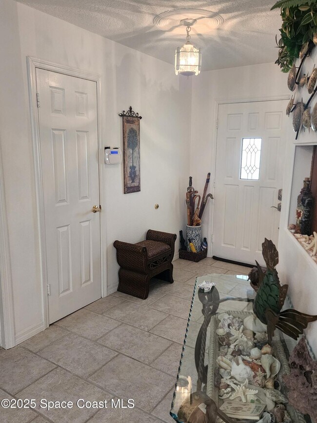 Building Photo - 1755 S Harbor Dr