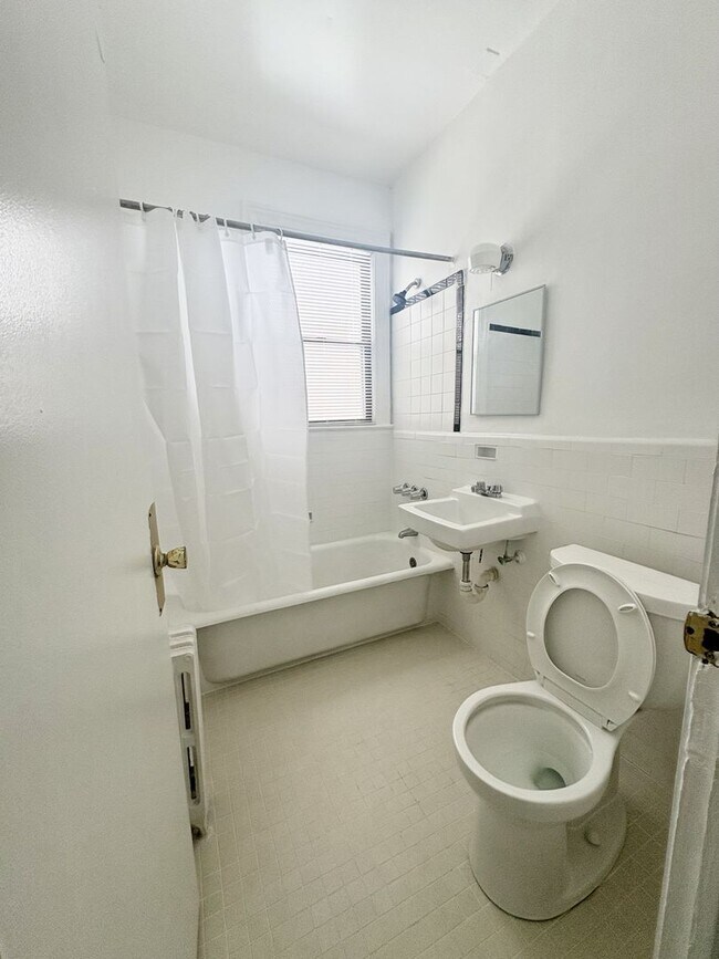 Building Photo - 5400 LLC - CORPORATE