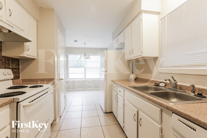 Building Photo - 4426 Adonis Dr