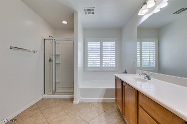 Building Photo - 11933 Orense Dr