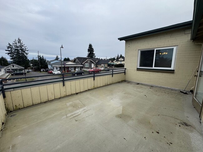 Building Photo - 4924 N Pearl St