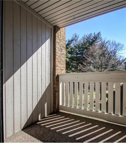 Building Photo - 120 Hillsboro Pl