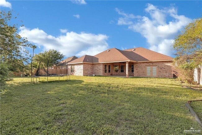 Building Photo - 29 Barcelona Blvd