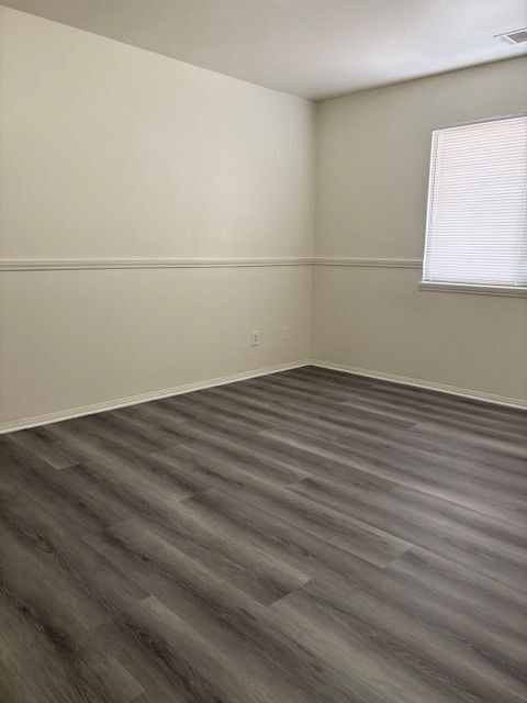 Building Photo - 14256 La Paz Dr