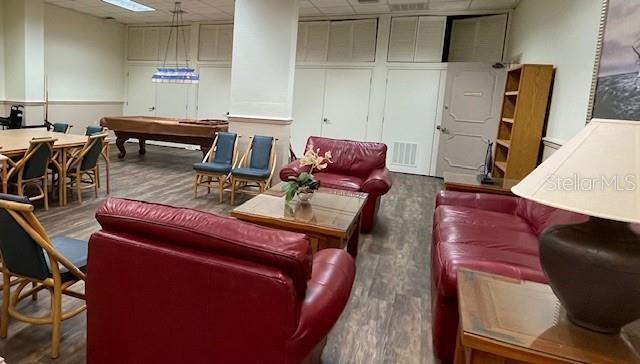 Building Photo - 400 Island Way