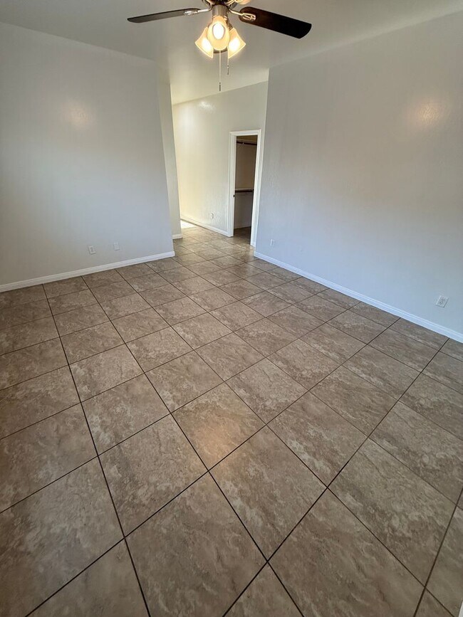 Building Photo - 2623 Bagwell Ct