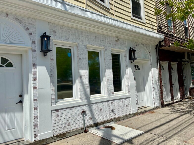 Building Photo - 471 Palisade Ave