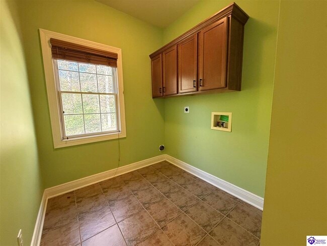 Building Photo - 107 Rhinestone Ct