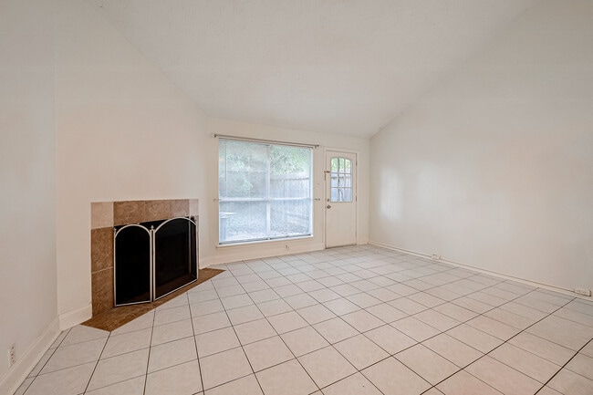 Building Photo - 3906 Quiet Pl Dr