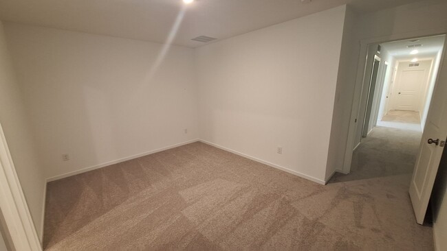 Building Photo - NEWLY BUILT 4 bedroom 2.5 Bath Single *1.5...
