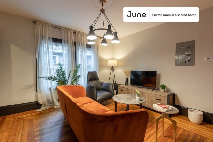 Building Photo - Room in Shared 5 bed/2 bath home in Allston