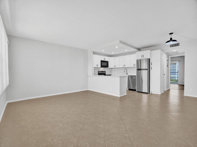 Building Photo - 17 Mansfield F