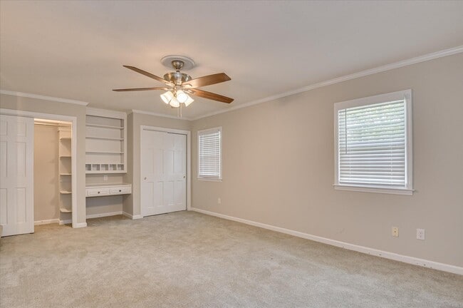 Building Photo - 986 Campbellton Dr