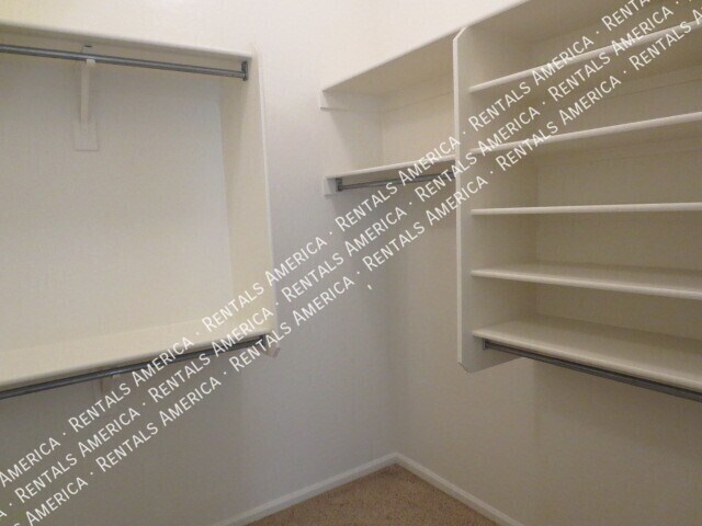 Building Photo - 3809 E Fruitvale Ave