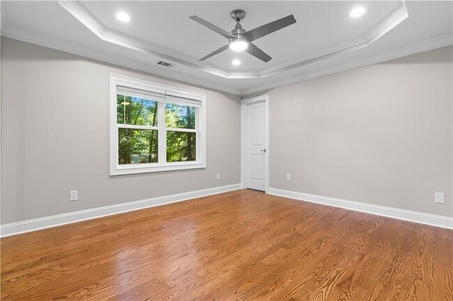 Building Photo - 1841 Gainsborough Dr
