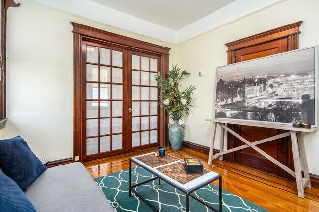 Building Photo - 6415 Bergenwood Ave