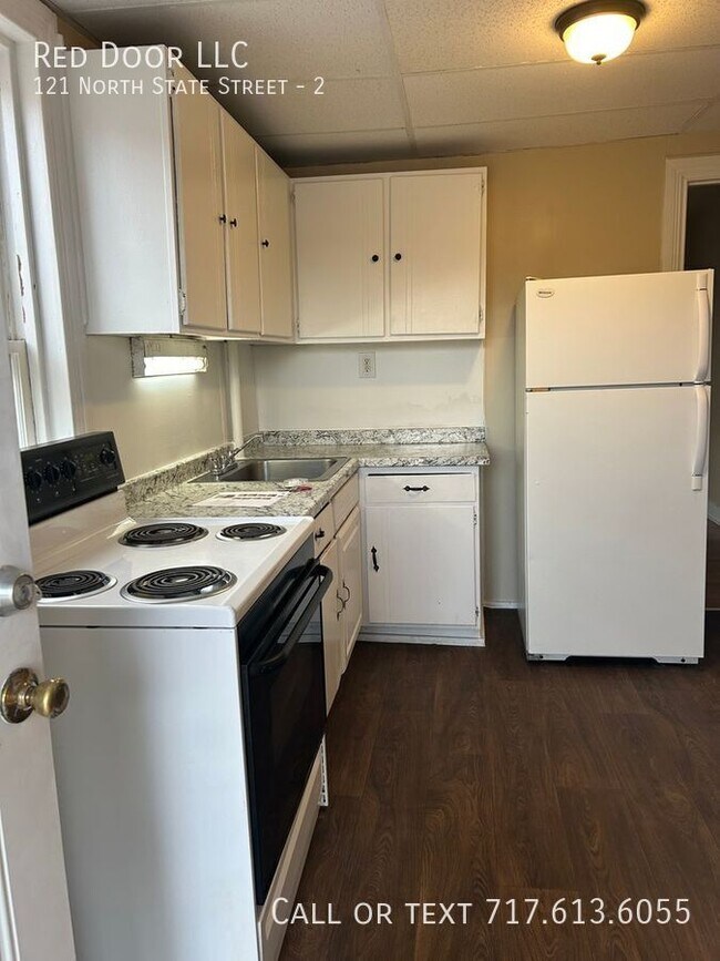 Building Photo - 121 N State St