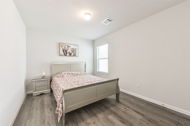 Building Photo - 5522 Briana Dee Dr