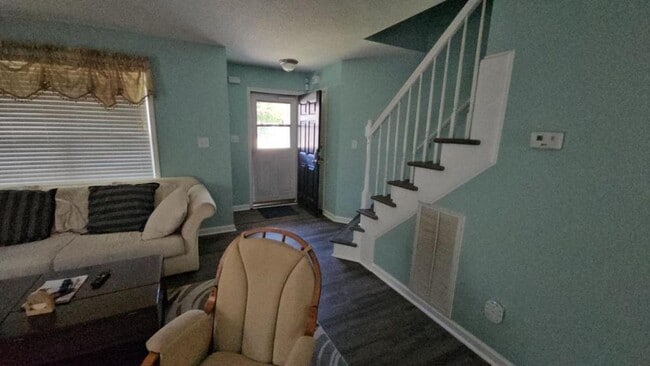 Building Photo - 108 Kimeo Way