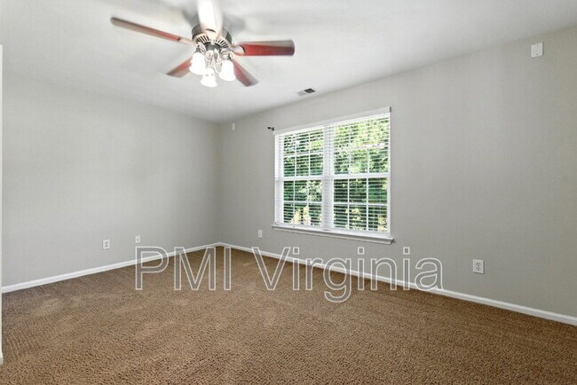 Building Photo - 6811 Dickens Ct E