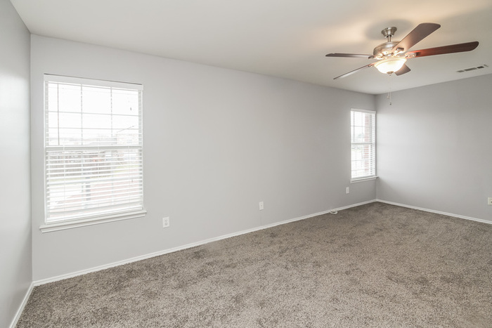 Building Photo - 1325 Forest Creek