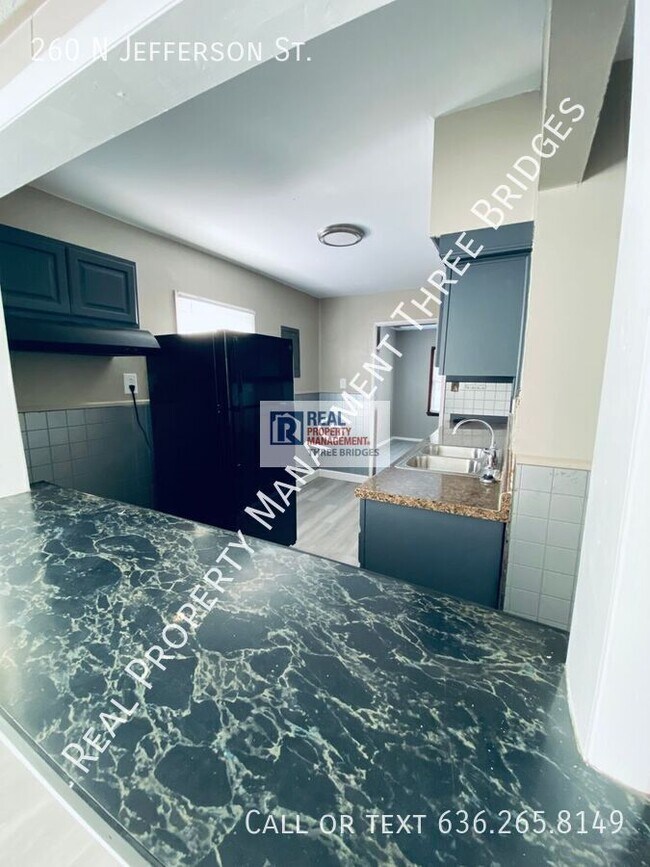 Building Photo - 260 N Jefferson St