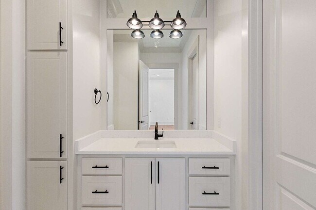 Building Photo - Luxury Townhome for Rent in Waterpointe | 3 Bed | 2.5 Bath | Private Courtyard