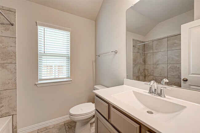 Building Photo - 2307 Green Kale Dr