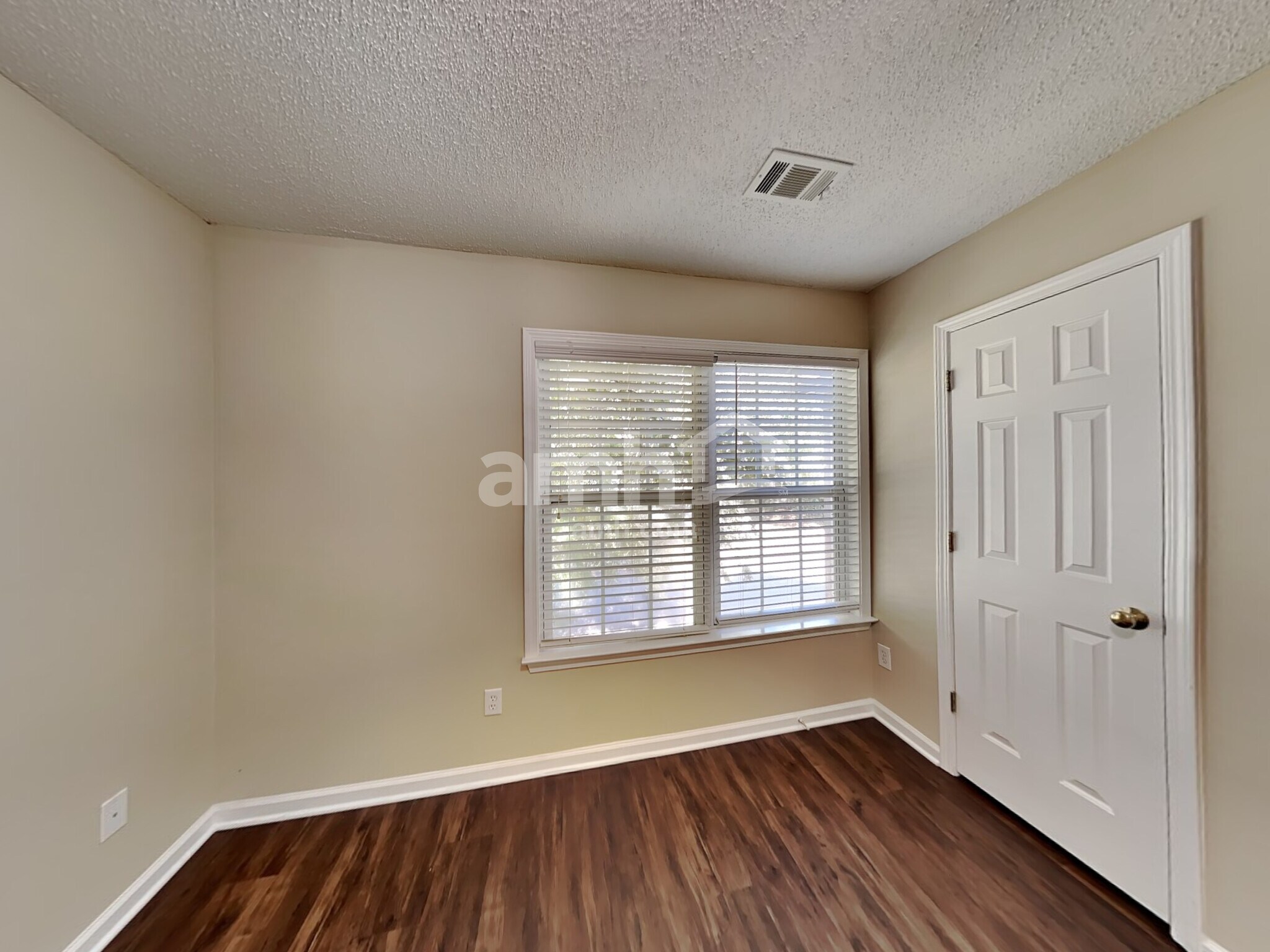 Building Photo - 3450 Ridgefair Dr