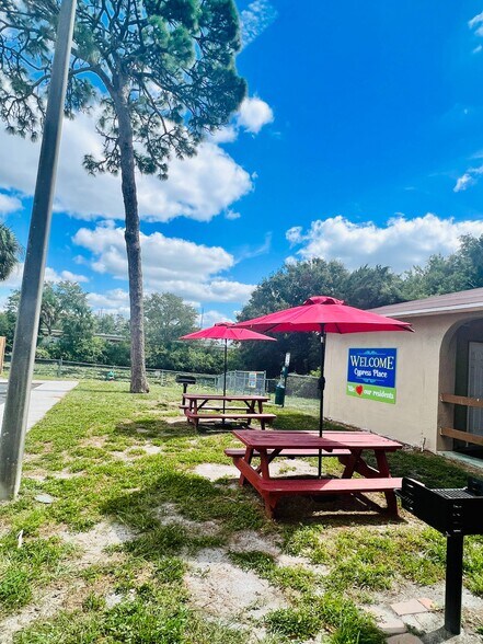 Picnic Area - Cypress Place Apartments