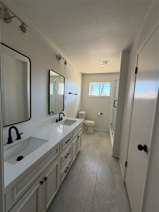 Building Photo - 23103 Calico Corners Ln