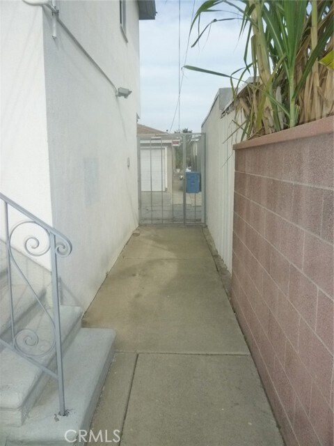 Building Photo - 712 Sartori Ave