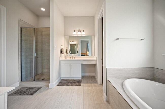 Building Photo - 127 Buteo St