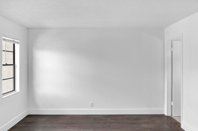 Building Photo - 7951 Southgate Blvd