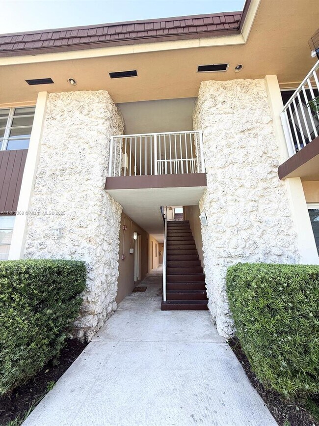 Building Photo - 7711 SW 56th St