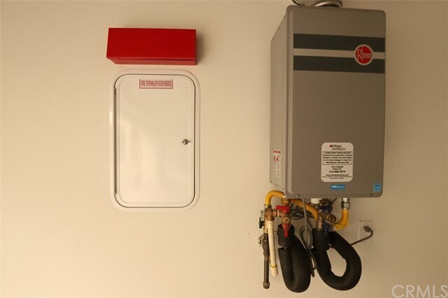 Building Photo - 112 Firefly