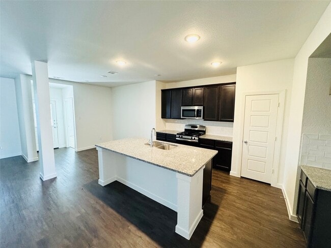 Building Photo - 1553 Kessler Dr