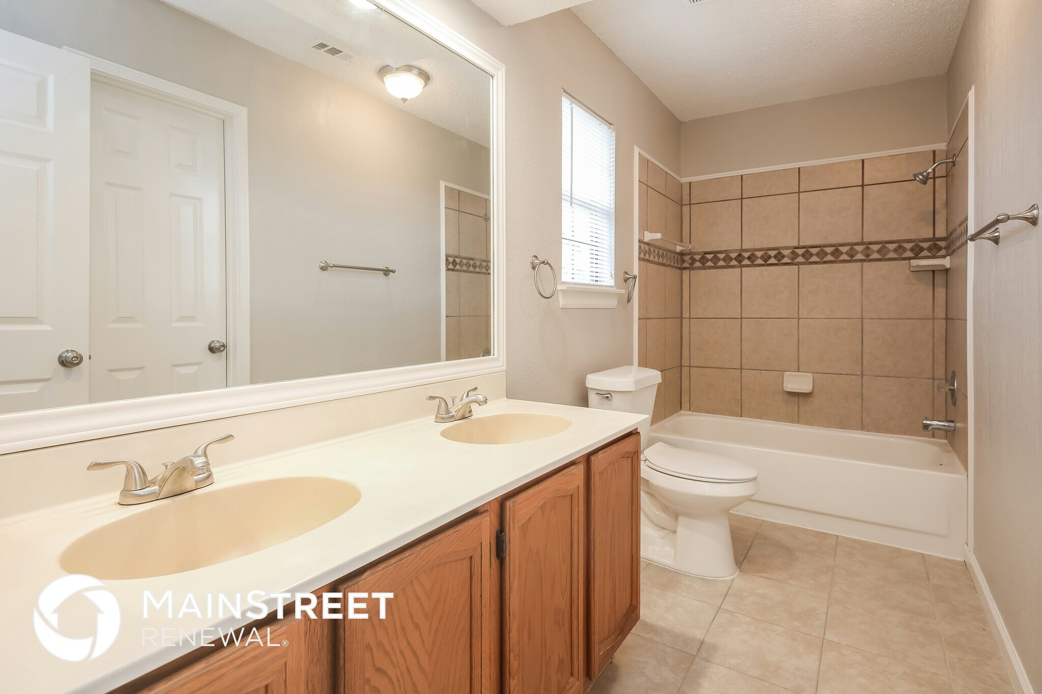 Building Photo - 5421 Carriage Ct