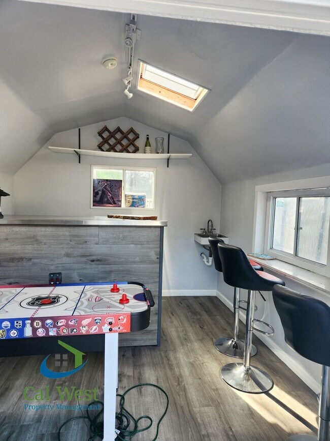 Building Photo - $4095 - **COMING SOON** - Light & Bright 3 Bd/2 Ba Single Family Blossom Valley Home w/ Pool & Solar