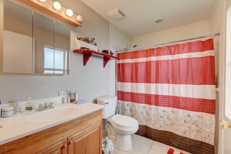 Building Photo - 4870 Purdy Ln