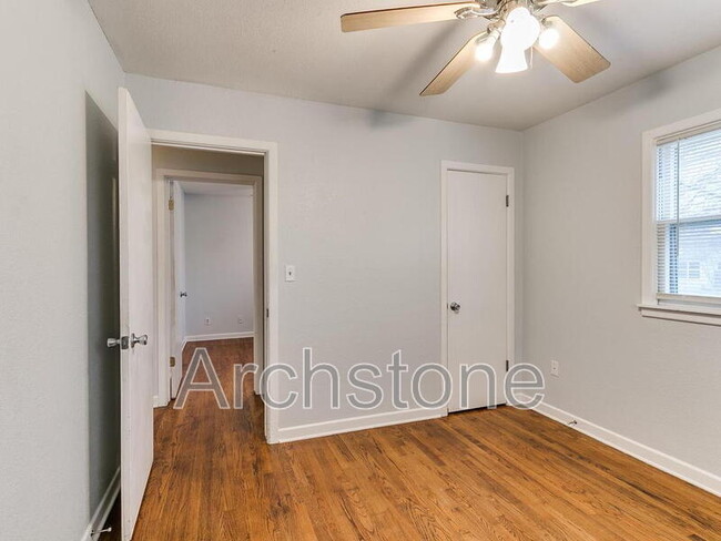 Building Photo - 630 Villa Dr