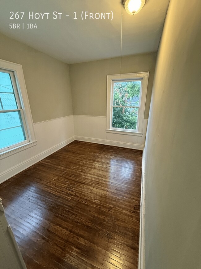 Building Photo - 267 Hoyt St