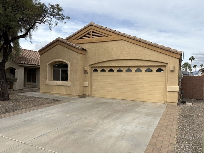 Building Photo - Vail School District Beauty with Solar for low electric bills