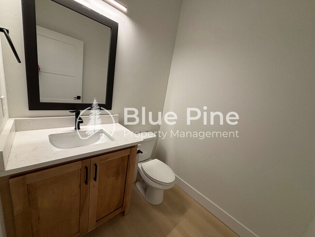 Building Photo - 1375 Latah Ave