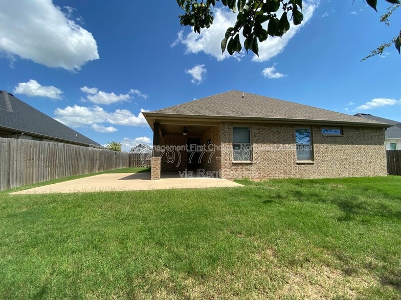 Building Photo - 109 S Geranium Ln