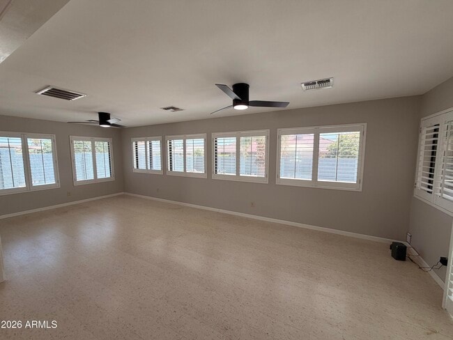 Building Photo - 13139 W Seville Dr