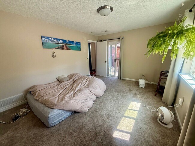 Building Photo - Spacious, Sunlit 3BR / 2 BA Condo just steps away from Standley Lake!