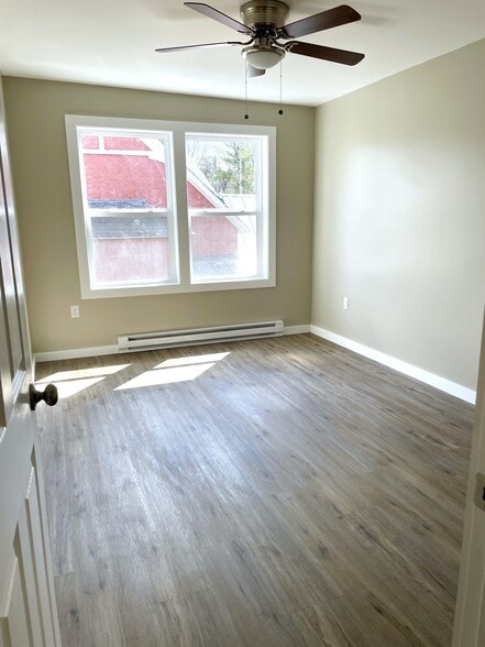 Building Photo - 20 N Main St