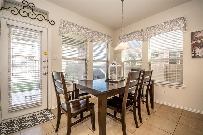 Building Photo - 10504 Bolivar Dr