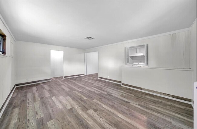 Building Photo - 3207 Florida St
